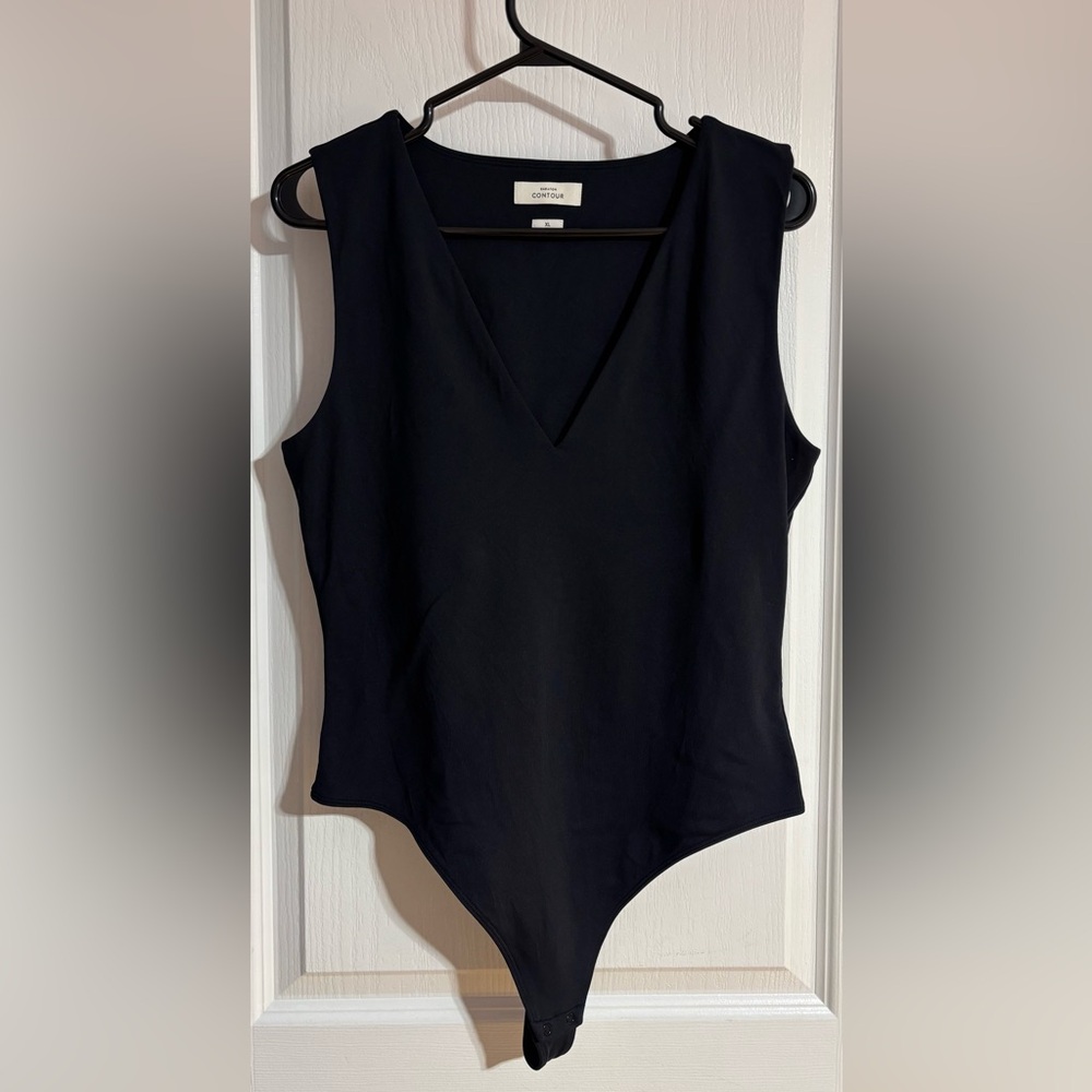 Aritzia Babaton Black Contour Thong Sleeveless V-Neck Bodysuit Size XL